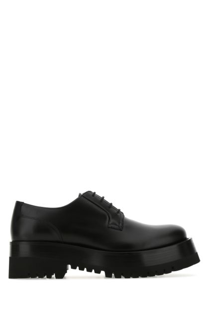 Black leather lace-up shoes 