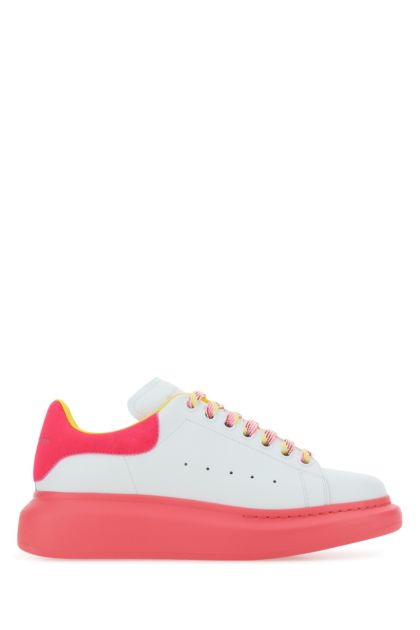 White leather sneakers with fuchsia suede heel